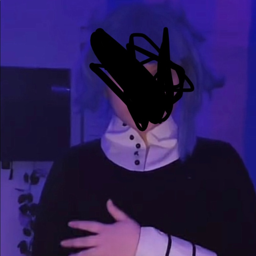 CRONA cosplay includes styled wig